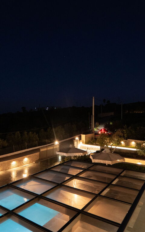 Villa Vasilissa: Buitenkanten, Buitenshuis