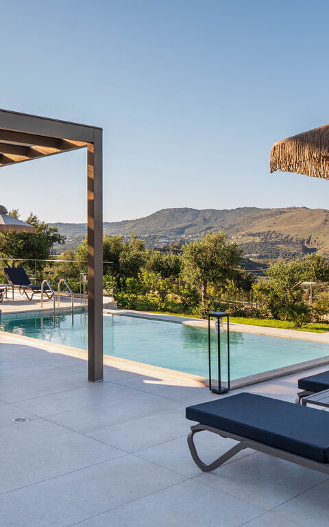 Villa Vasilissa: Buitenkanten, Buitenshuis, zwembad