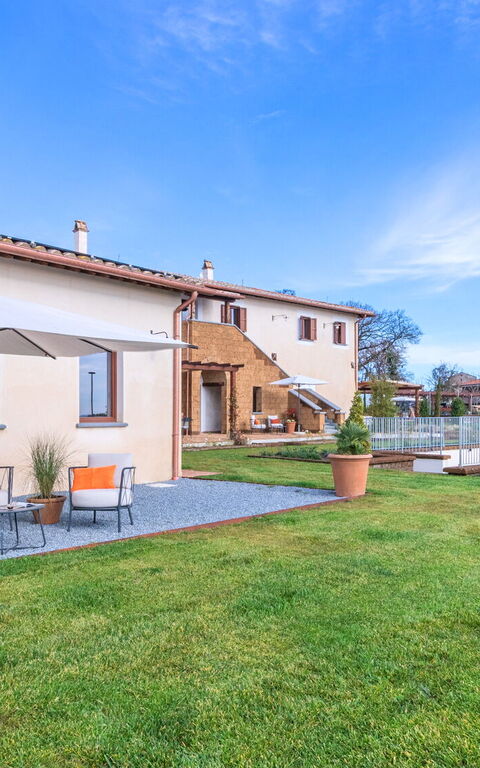 Tenuta Poggio Guiano: Buitenkanten, Buitenshuis, Tuin