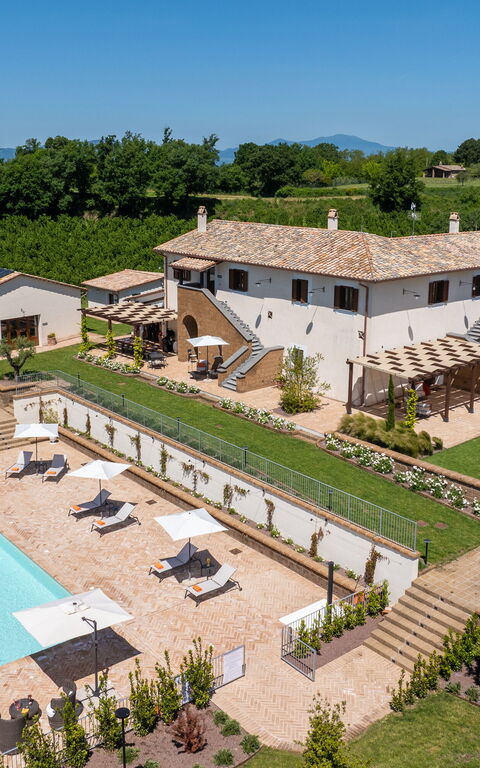 Tenuta Poggio Guiano: Buitenkanten, Buitenshuis, Keer bekeken, Tuin, zwembad