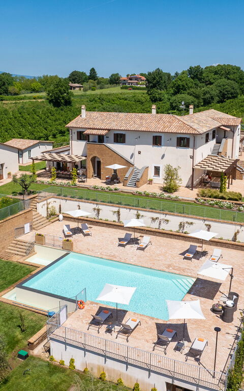 Tenuta Poggio Guiano: Buitenkanten, Buitenshuis, Keer bekeken, Tuin, zwembad