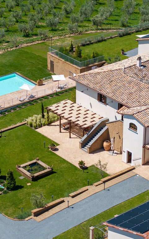 Tenuta Poggio Guiano: Buitenkanten, Buitenshuis, Keer bekeken, Tuin, zwembad