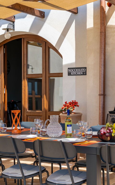 Tenuta Poggio Guiano: Balkon / terras / patio, Buitenkanten, Buitenshuis