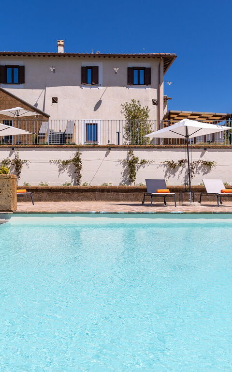 Tenuta Poggio Guiano: Buitenkanten, Buitenshuis, zwembad