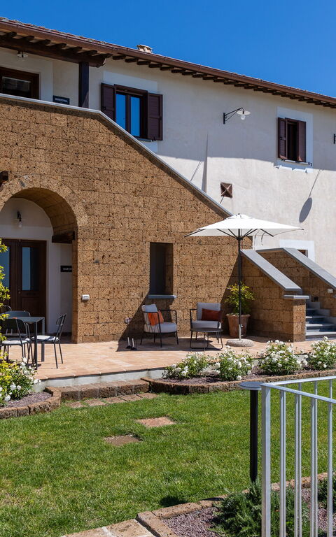 Tenuta Poggio Guiano: Buitenkanten, Buitenshuis, Tuin