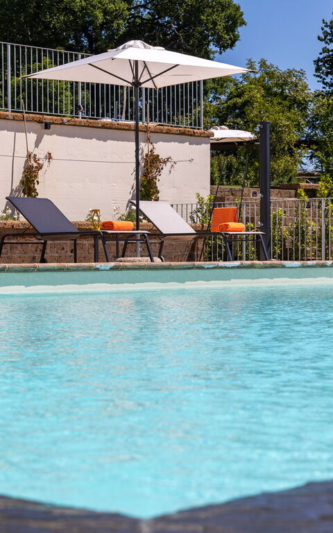Tenuta Poggio Guiano: Buitenkanten, Buitenshuis, zwembad