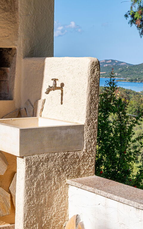 Villa Zephyros: Buitenkanten, Buitenshuis, Keer bekeken