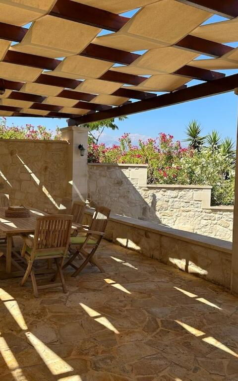 Villa Pi: Balkon / terras / patio, Buitenkanten, Buitenshuis