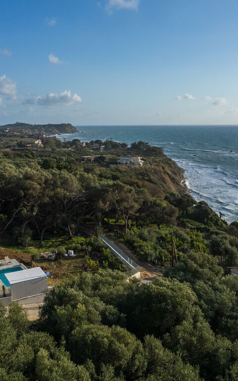 Villa Elais: Buitenshuis, Keer bekeken