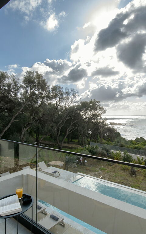 Villa Elais: Balkon / terras / patio, Keer bekeken