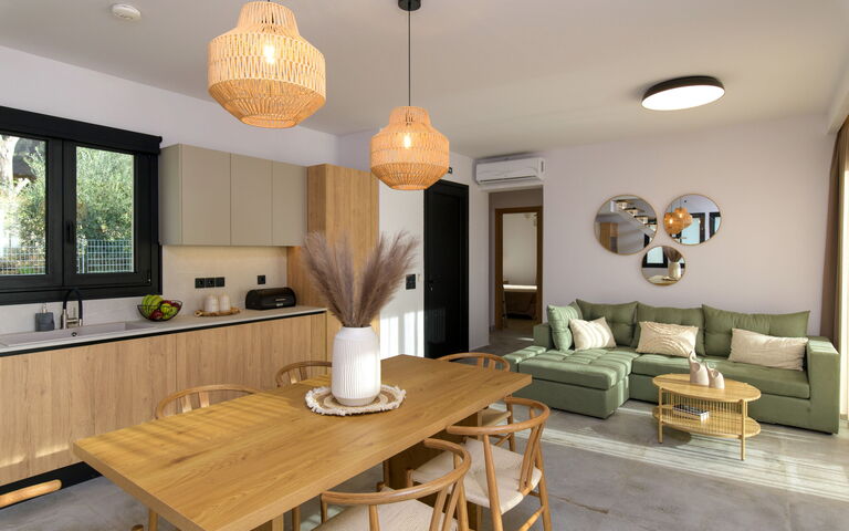 Villa Elais: Keuken, Lunchroom, Woonkamer