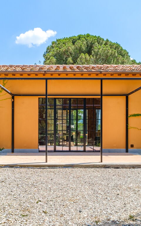 Villa Roseto: Buitenkanten, Buitenshuis