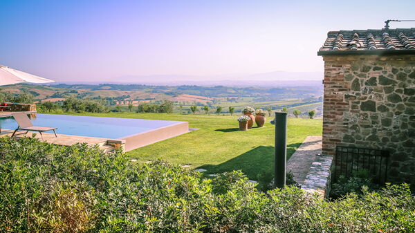 Villa Icario: Buitenkanten, Buitenshuis, Keer bekeken, Tuin, zwembad