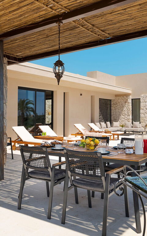 Eos Villa: Balkon / terras / patio, Buitenkanten, Buitenshuis, zwembad