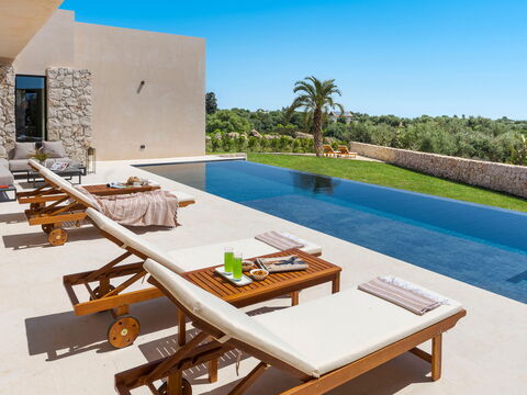 Eos Villa