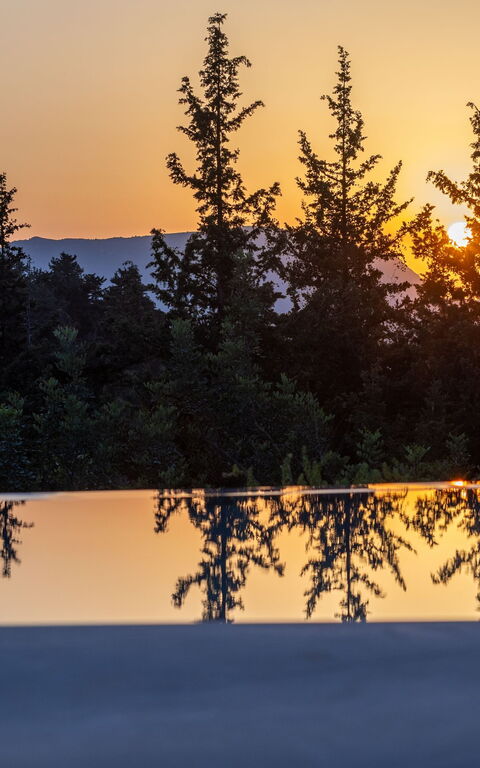 Villa Melia: Buitenkanten, Buitenshuis, Keer bekeken, zwembad