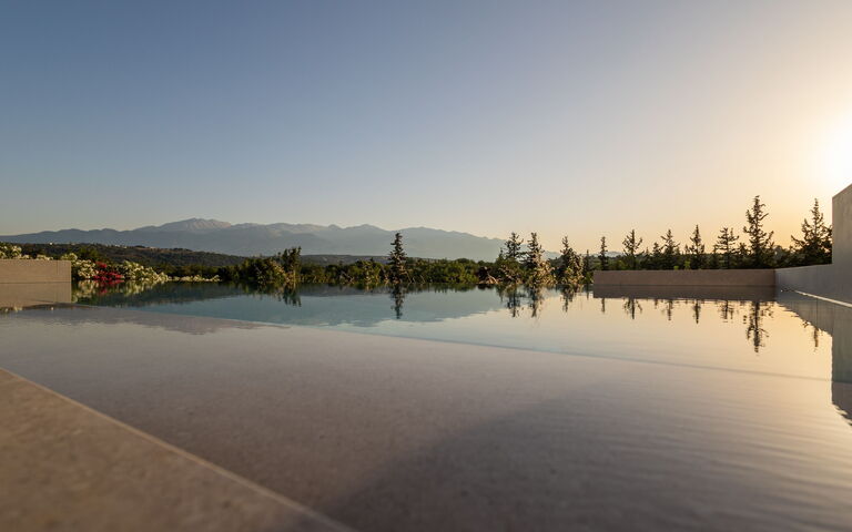 Villa Melia: Buitenkanten, Buitenshuis, Keer bekeken, zwembad