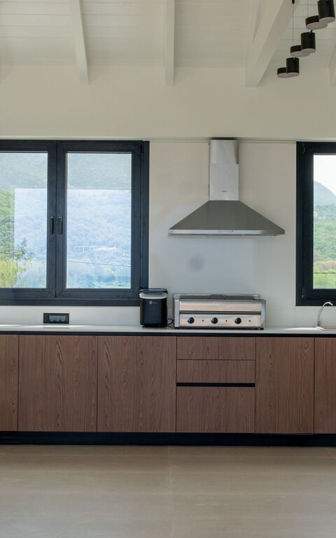 Villa Nobilita: Buitenkanten, Buitenshuis