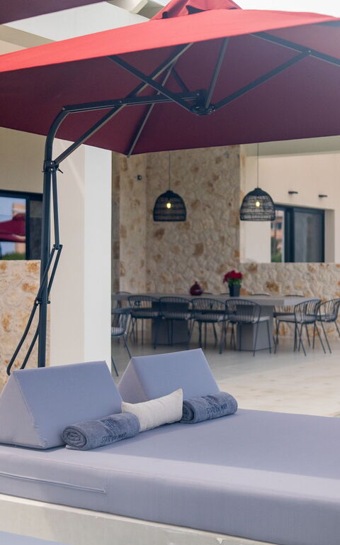 Villa Nobilita: Buitenkanten, Buitenshuis, zwembad