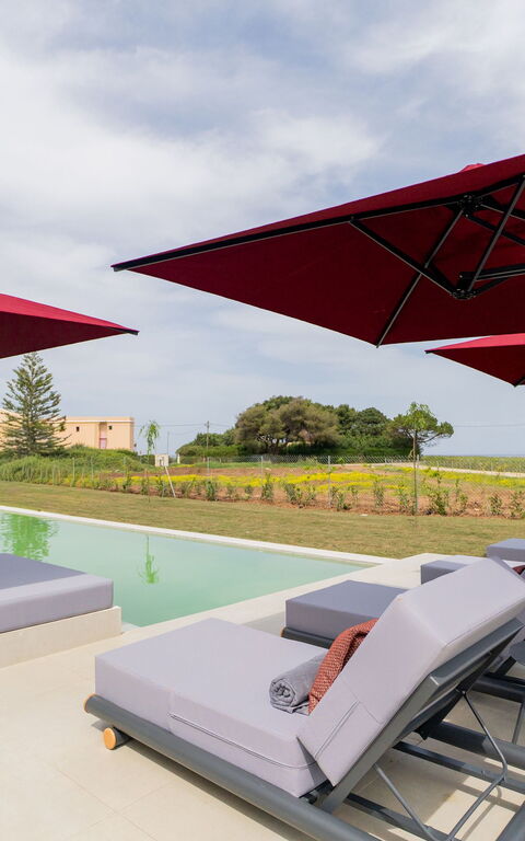 Villa Nobilita: Buitenkanten, Buitenshuis, zwembad