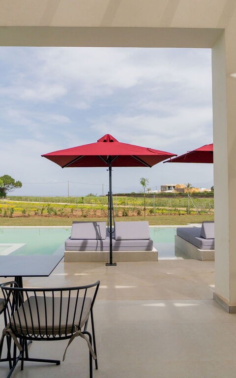 Villa Nobilita: Balkon / terras / patio, Buitenkanten, Buitenshuis, zwembad