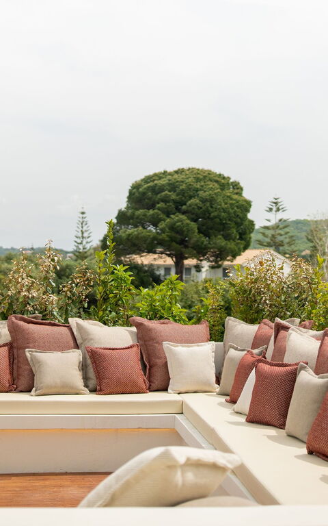 Villa Nobilita: Buitenkanten, Buitenshuis