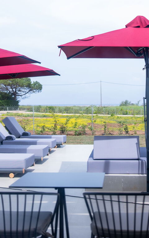 Villa Nobilita: Buitenkanten, Buitenshuis