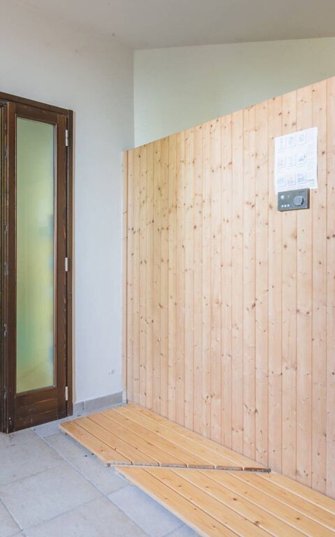 Villa Belvedere San Bartolo: Andere kamer, zwembad