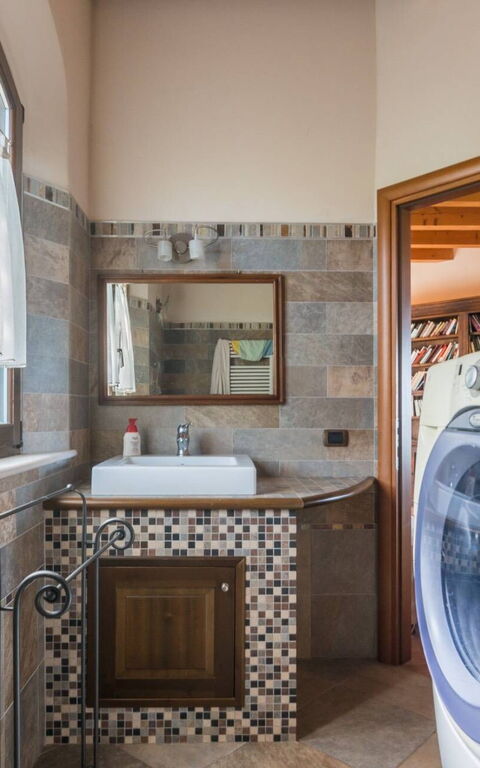 Villa Belvedere San Bartolo: Badkamer