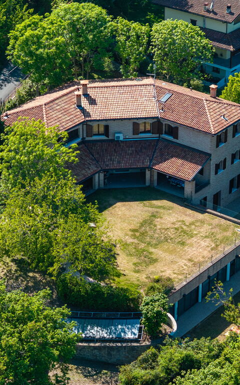 Villa Belvedere San Bartolo: Buitenkanten, Buitenshuis, Keer bekeken, Tuin