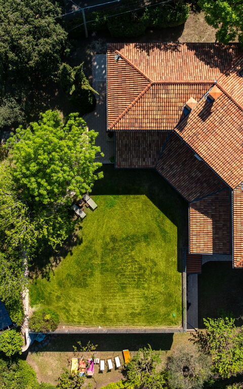 Villa Belvedere San Bartolo: Buitenkanten, Buitenshuis, Tuin