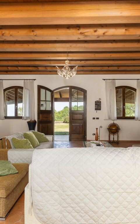 Villa Belvedere San Bartolo: Woonkamer