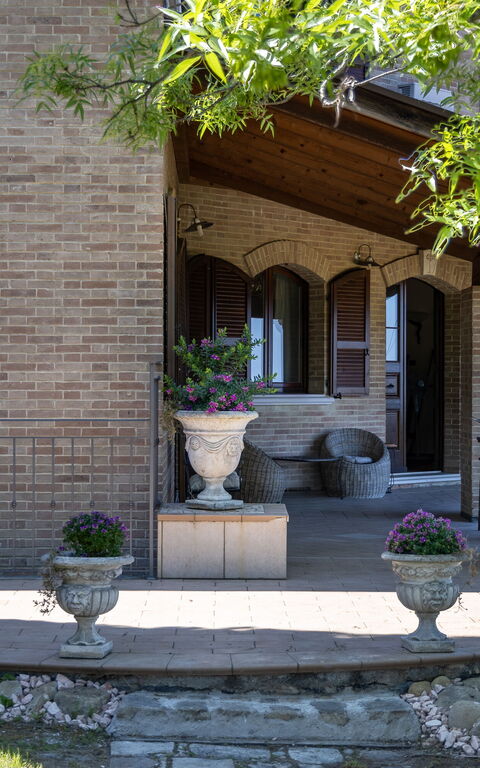 Villa Belvedere San Bartolo: Buitenkanten, Buitenshuis