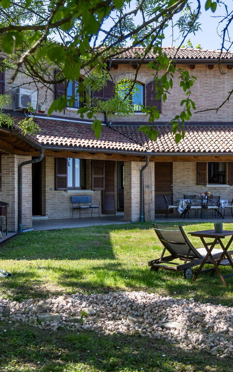Villa Belvedere San Bartolo: Buitenkanten, Buitenshuis, Tuin