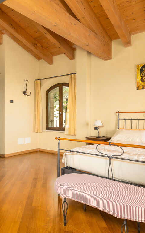 Villa Belvedere San Bartolo: slaapkamer