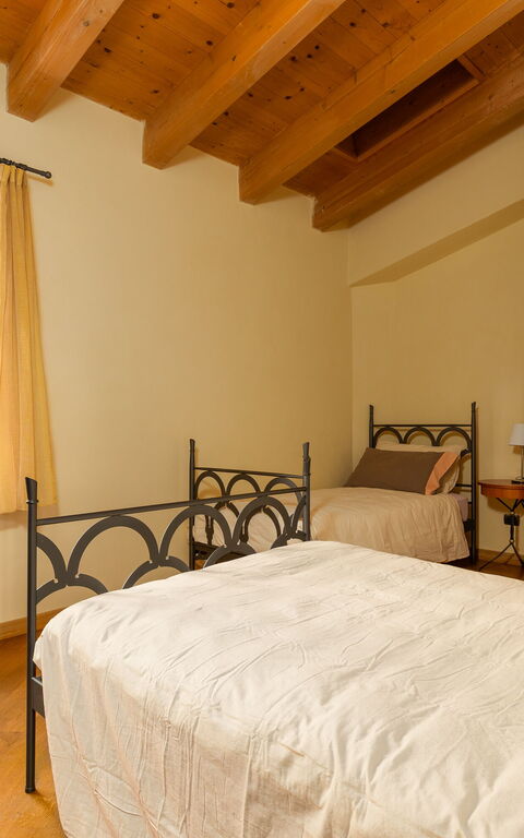 Villa Belvedere San Bartolo: slaapkamer