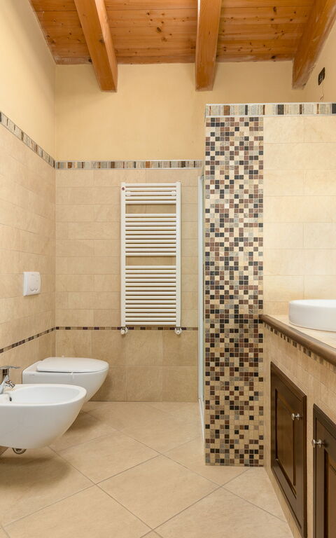 Villa Belvedere San Bartolo: Badkamer