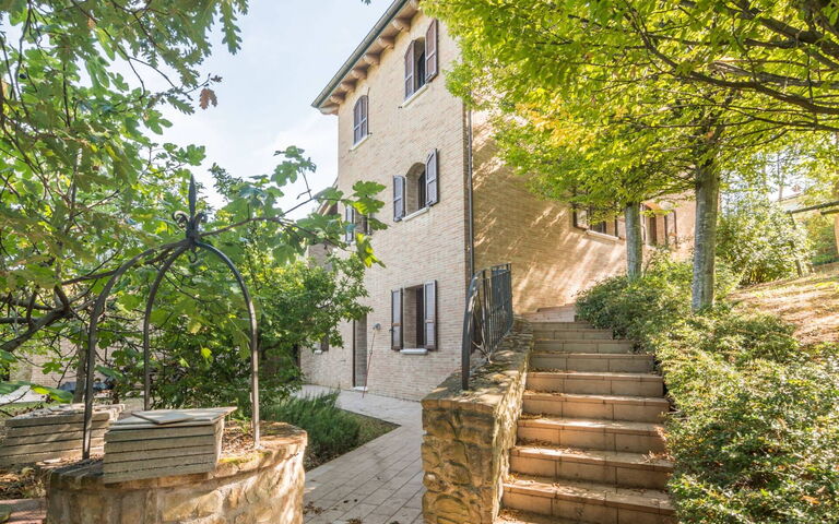 Villa Belvedere San Bartolo: Buitenkanten, Buitenshuis