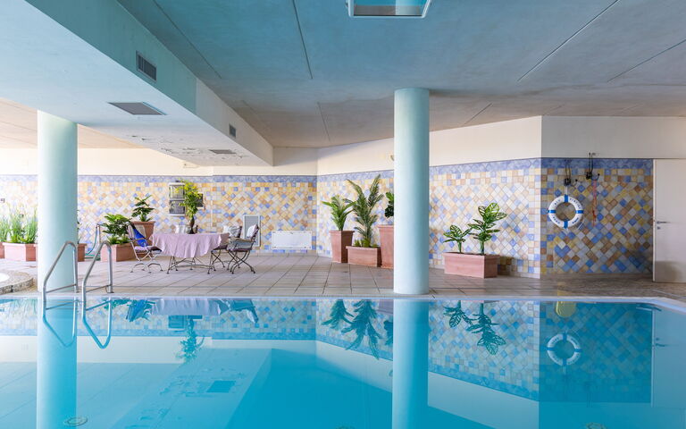 Villa Belvedere San Bartolo: zwembad