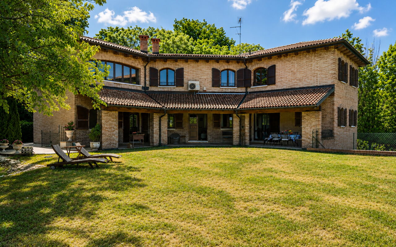 Villa Belvedere San Bartolo: Buitenkanten, Buitenshuis, Tuin