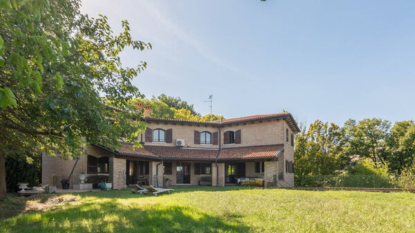 Villa Belvedere San Bartolo: Buitenkanten, Buitenshuis, Tuin