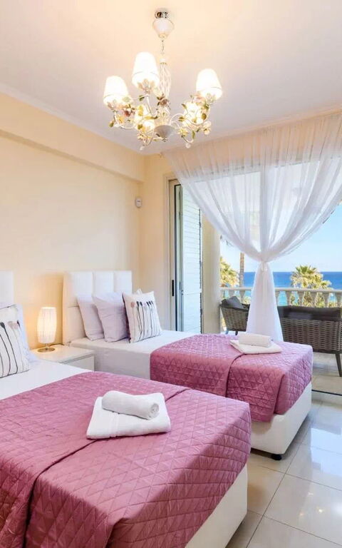 Royal Beachfront Villa: slaapkamer