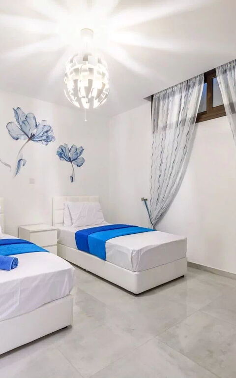 Serenity Seafront Villa: slaapkamer