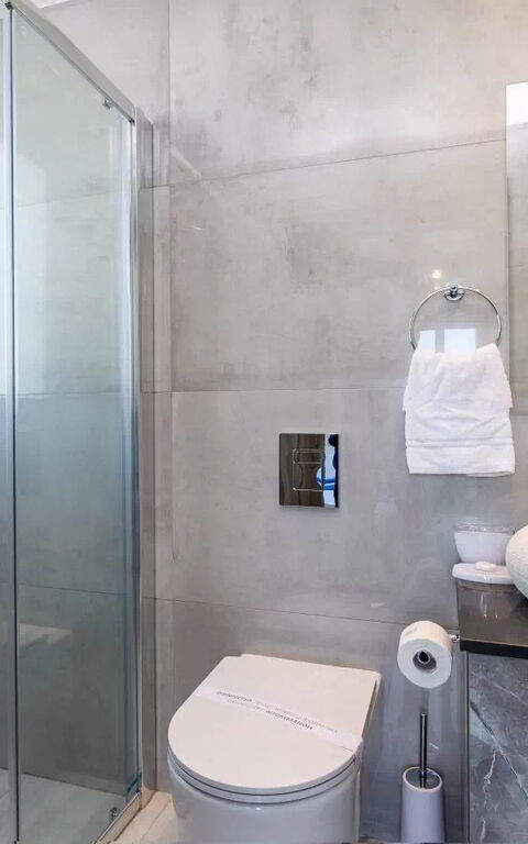 Serenity Seafront Villa: Badkamer