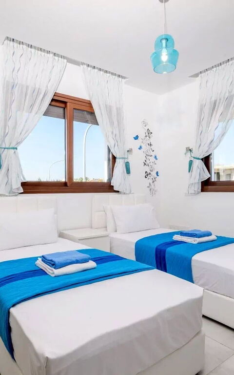 Serenity Seafront Villa: slaapkamer