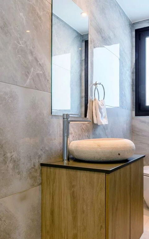 Serenity Seafront Villa: Badkamer