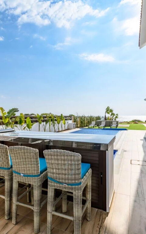Serenity Seafront Villa: Balkon / terras / patio, Buitenkanten, Buitenshuis