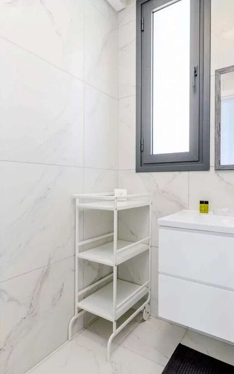 By the Beach - Royal Sapphire Villa: Badkamer