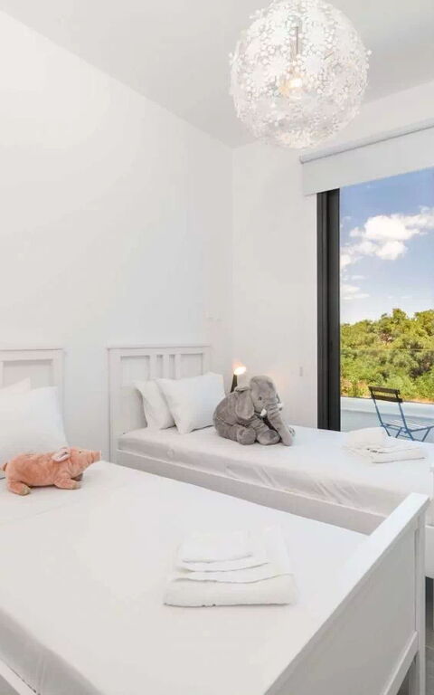 By the Beach - Sea Pearl Villa: slaapkamer