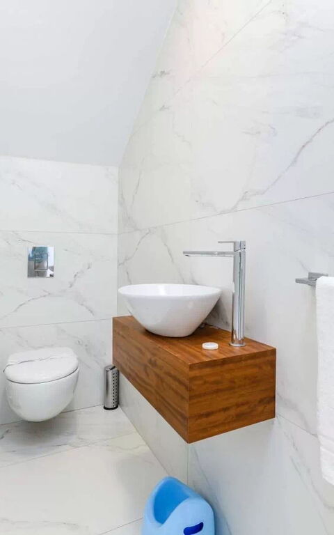 By the Beach - White Coral Villa: Badkamer